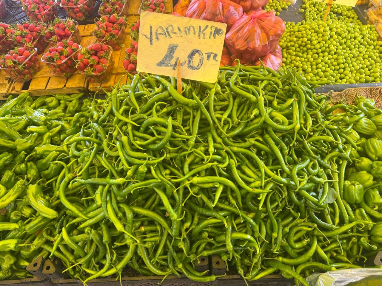 Konya pazarlarında etiket şaşkınlığı! Çoğu yarım yarım satılıyor 2
